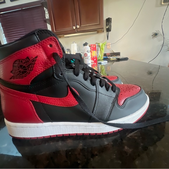 Jordan 1 bred size 9 new - Picture 4 of 14